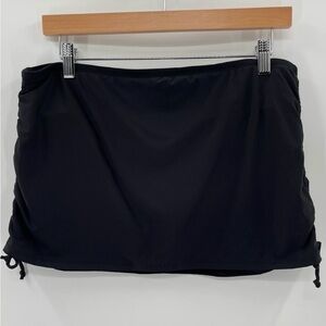 Large black swim skort